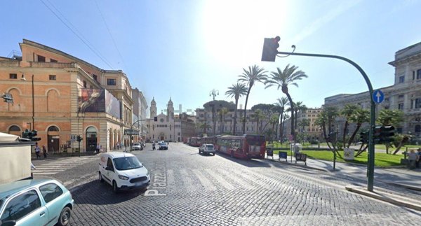 locale commerciale in affitto a Roma in zona Rione Prati