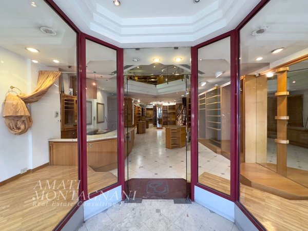 locale commerciale in affitto a Roma