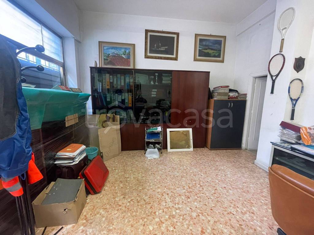 negozio in affitto a Roma in zona Appio Latino