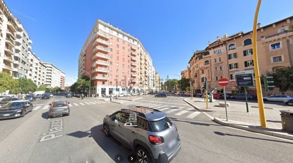 locale commerciale in affitto a Roma