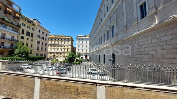 appartamento in affitto a Roma in zona Rione Regola