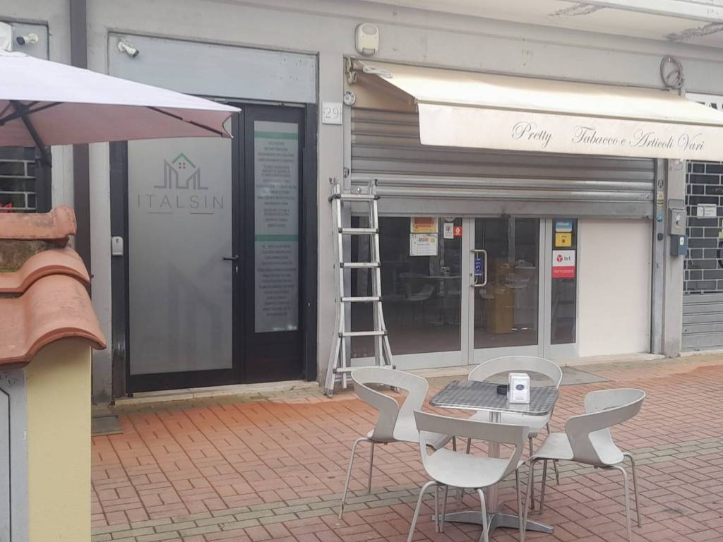 negozio in affitto a Roma in zona Infernetto