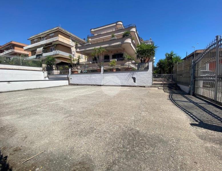 locale commerciale in affitto a Roma in zona Prenestino-Centocelle