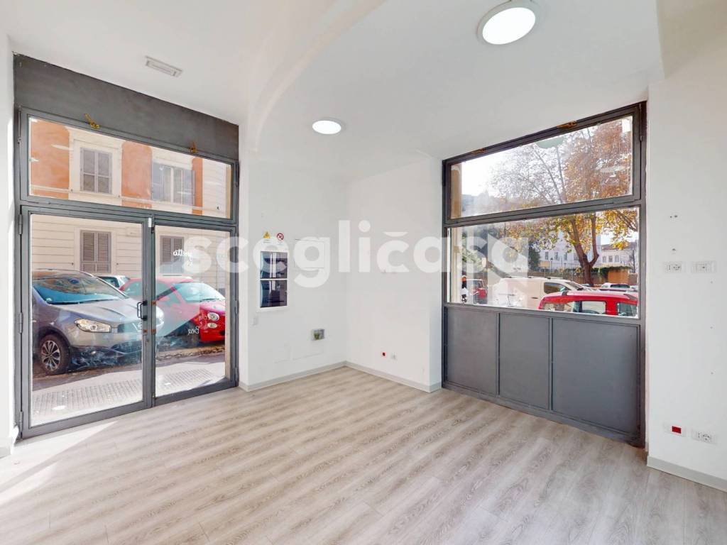 negozio in affitto a Roma in zona Esquilino