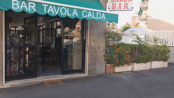 negozio in affitto a Roma