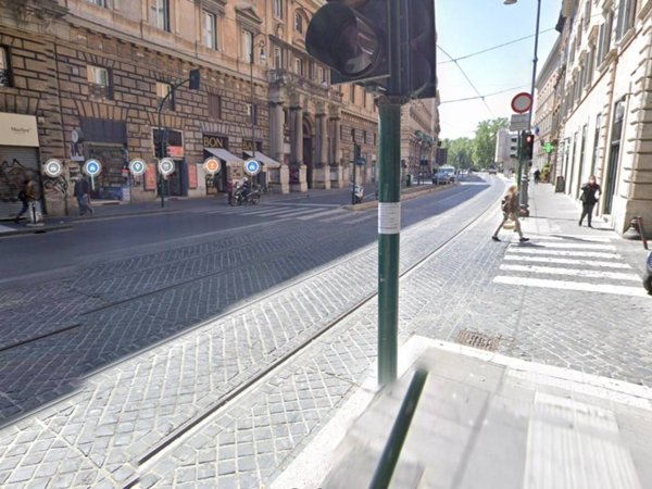 negozio in affitto a Roma in zona Pigna - Sant'Angelo