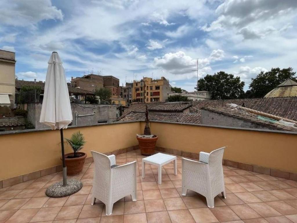 appartamento in affitto a Roma in zona Rione Regola