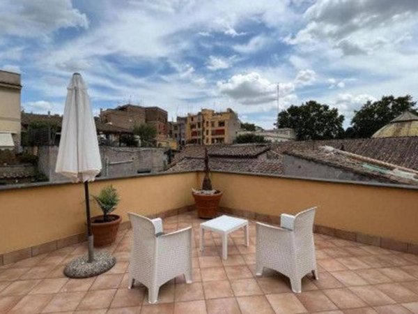 appartamento in affitto a Roma in zona Rione Regola