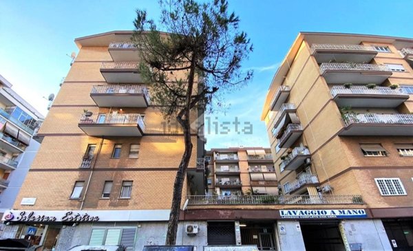 locale commerciale in affitto a Roma in zona Portuense