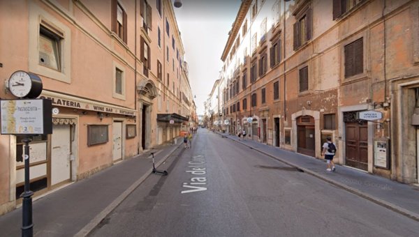 locale commerciale in affitto a Roma in zona Campo Marzio