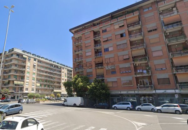 locale commerciale in affitto a Roma