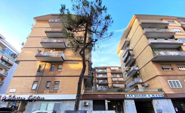 negozio in affitto a Roma in zona Portuense