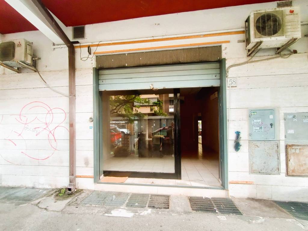 negozio in affitto a Roma in zona Ostia