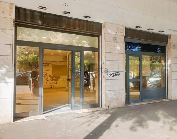 negozio in affitto a Roma in zona Ostia