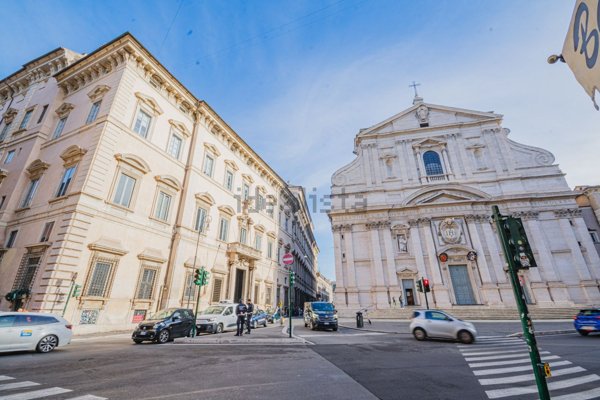 locale commerciale in affitto a Roma in zona Campo Marzio