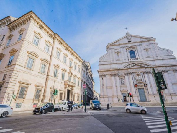 negozio in affitto a Roma in zona Parione/Sant'Eustachio