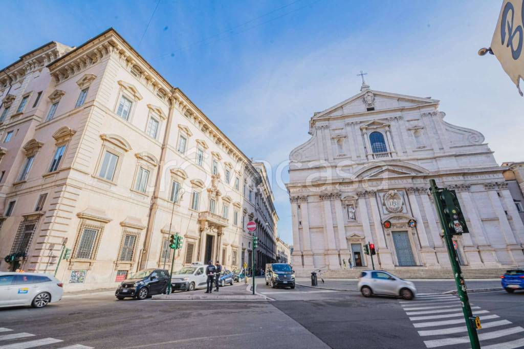 negozio in affitto a Roma in zona Parione/Sant'Eustachio