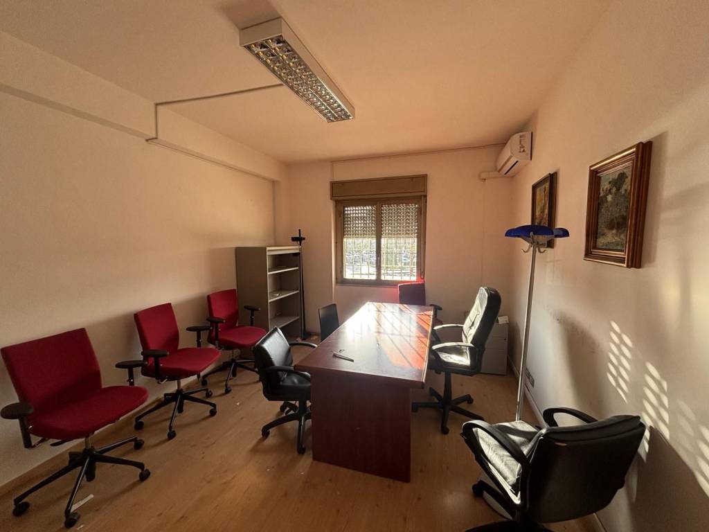 ufficio in affitto a Roma in zona Axa