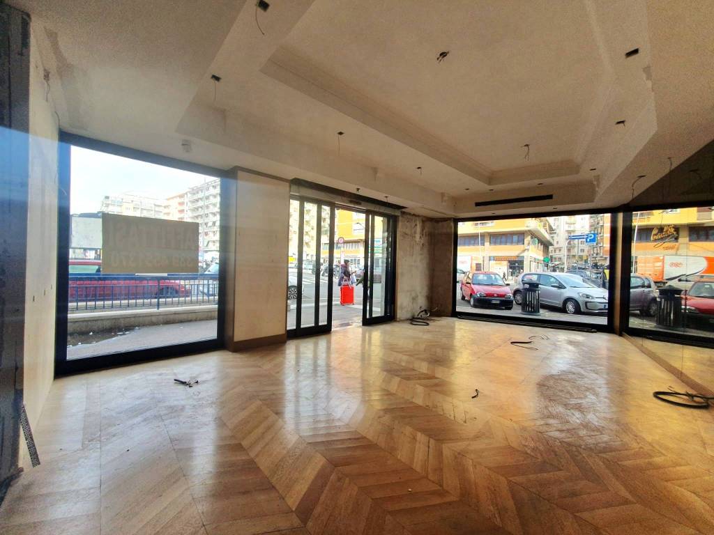 locale commerciale in affitto a Roma in zona Appio Latino