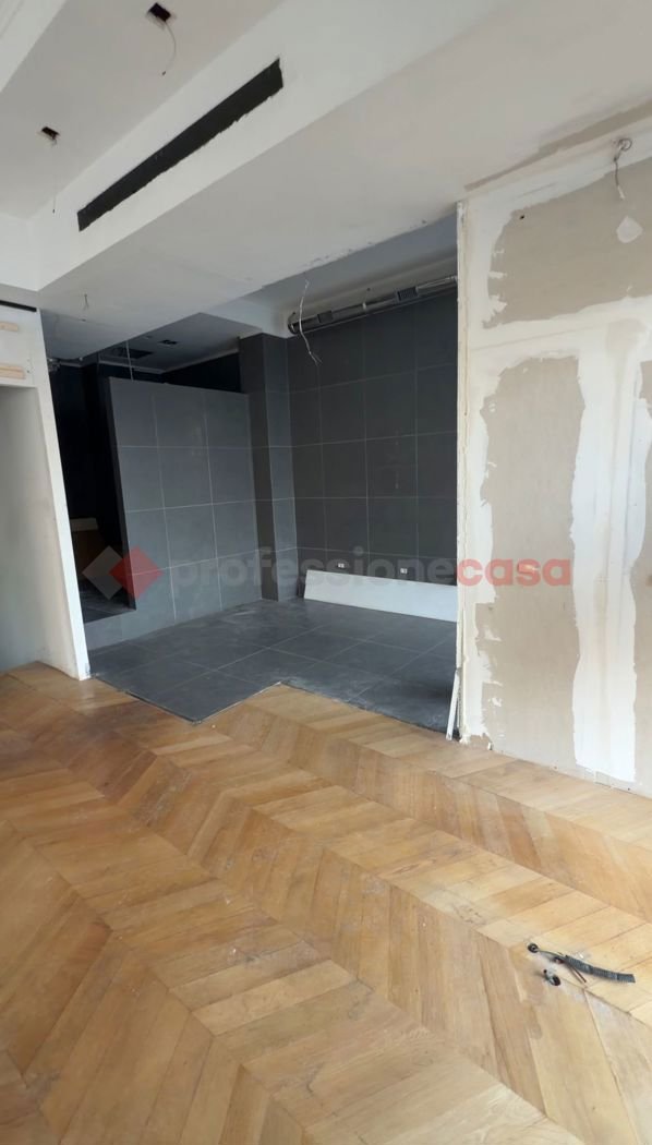 locale commerciale in affitto a Roma