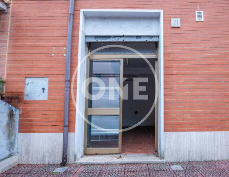 locale commerciale in affitto a Roma