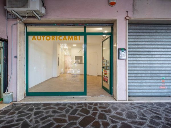 negozio in affitto a Roma in zona Tor di Quinto