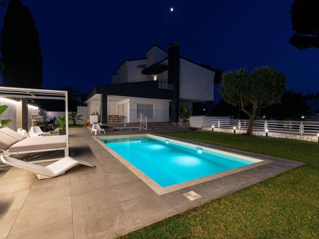 casa indipendente in affitto a Roma in zona Axa