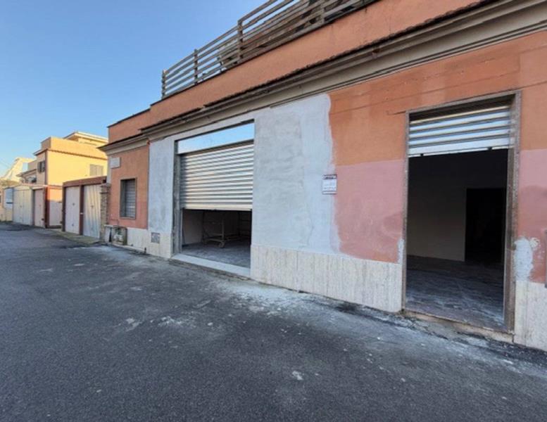 locale commerciale in affitto a Roma