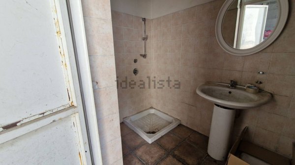 locale di sgombero in affitto a Roma in zona Castel di Leva