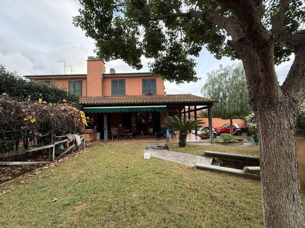 casa indipendente in affitto a Roma in zona Infernetto