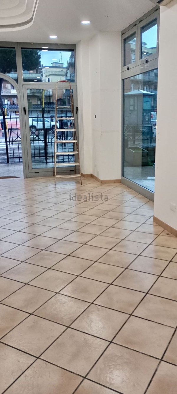 negozio in affitto a Roma