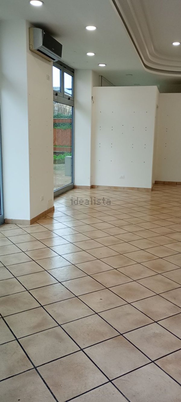 negozio in affitto a Roma