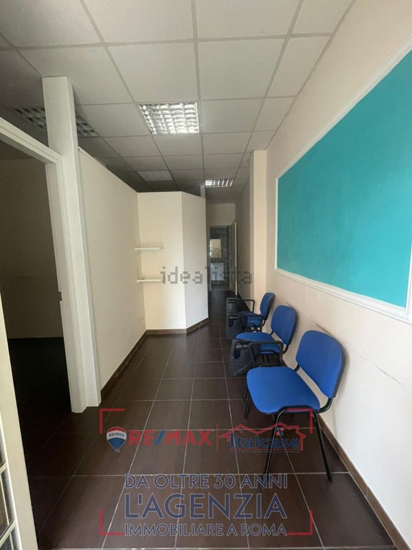 locale commerciale in affitto a Roma