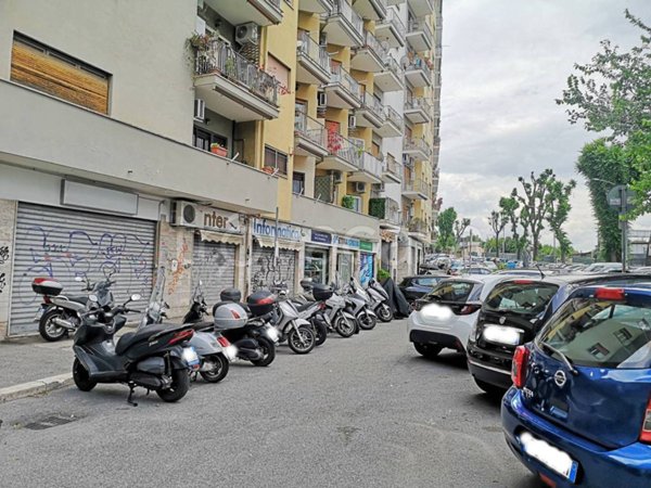negozio in affitto a Roma in zona Collatino