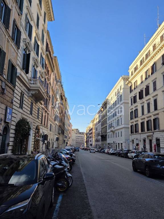 negozio in affitto a Roma in zona Rione Monti/Campitelli