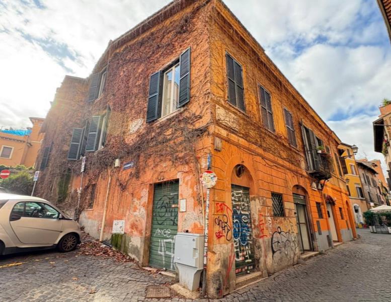 negozio in affitto a Roma in zona Trastevere