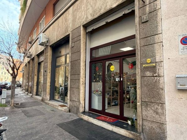 negozio in affitto a Roma in zona Appio Latino