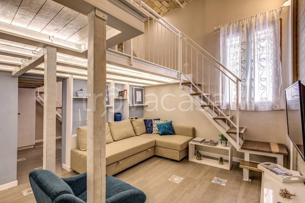 appartamento in affitto a Roma in zona Rione Monti/Campitelli