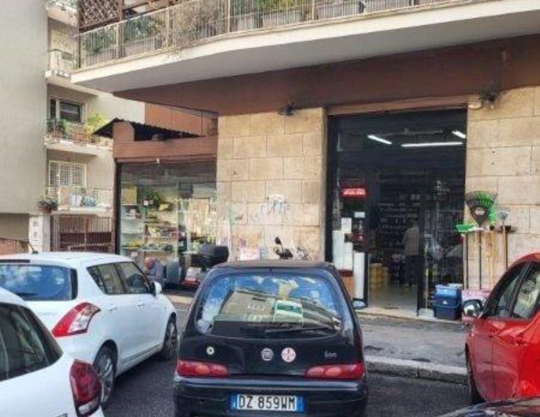 locale commerciale in affitto a Roma