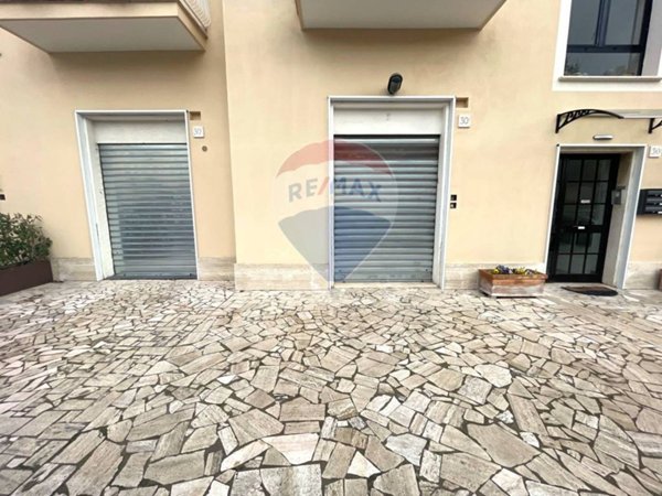 negozio in affitto a Roma in zona Appio Pignatelli