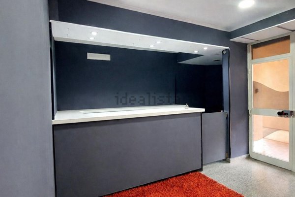 locale commerciale in affitto a Roma in zona Torre Angela