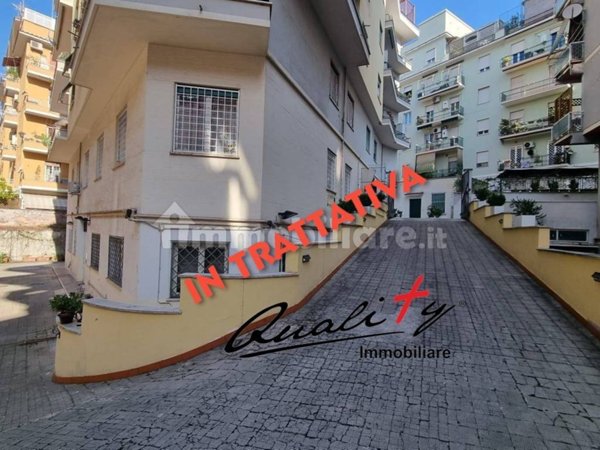 locale commerciale in affitto a Roma in zona Appio Latino