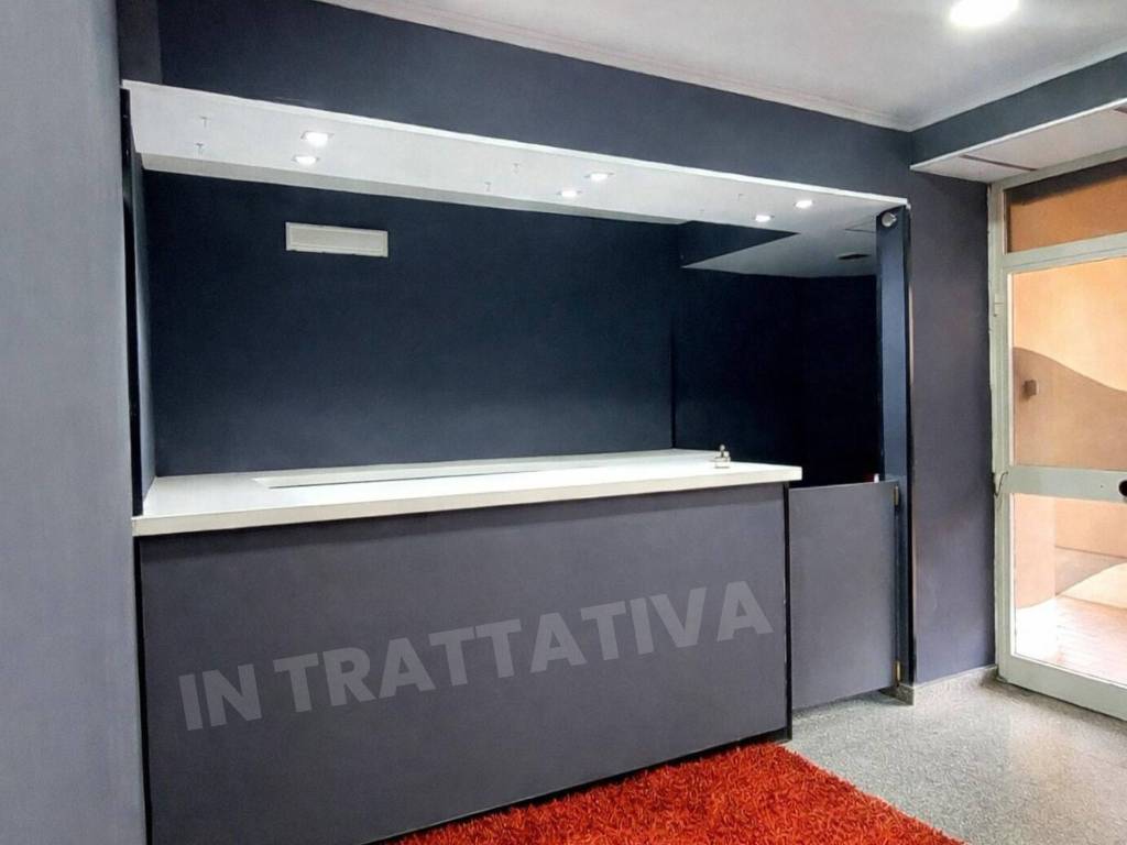 negozio in affitto a Roma in zona Torre Angela