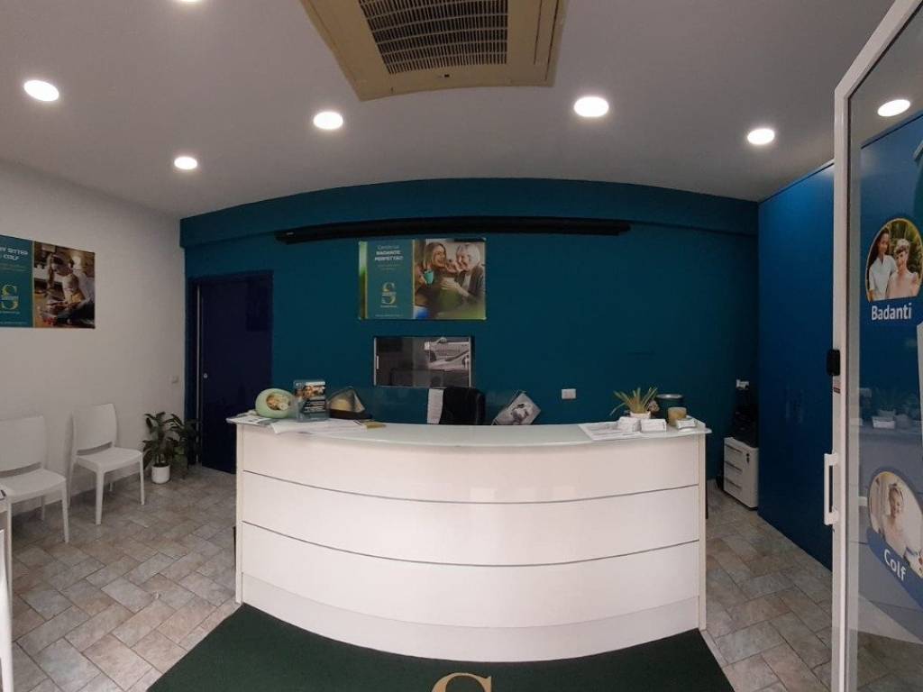 negozio in affitto a Roma in zona Ostia