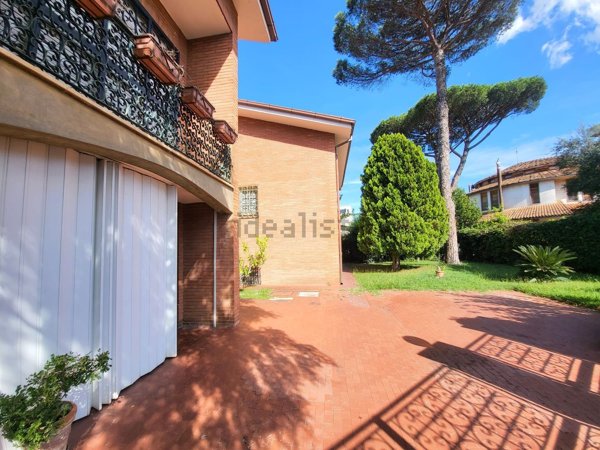 casa indipendente in affitto a Roma in zona Axa