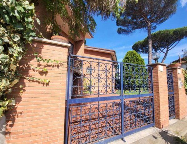 casa indipendente in affitto a Roma in zona Casal Palocco