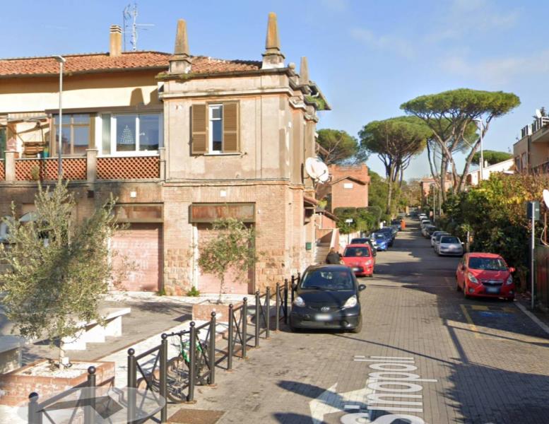 appartamento in vendita a Roma in zona Appio Claudio
