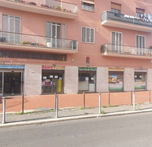 negozio in affitto a Roma in zona Ponte Mammolo