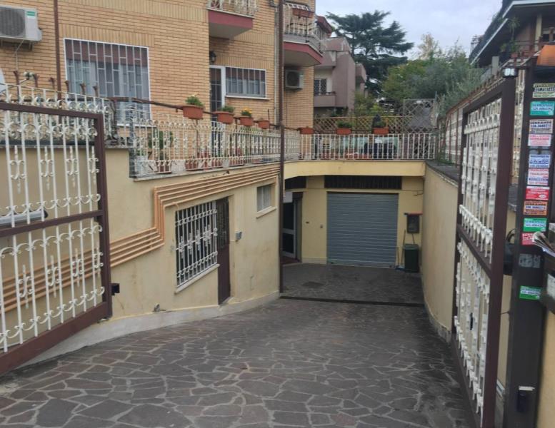 locale commerciale in affitto a Roma in zona La Pisana