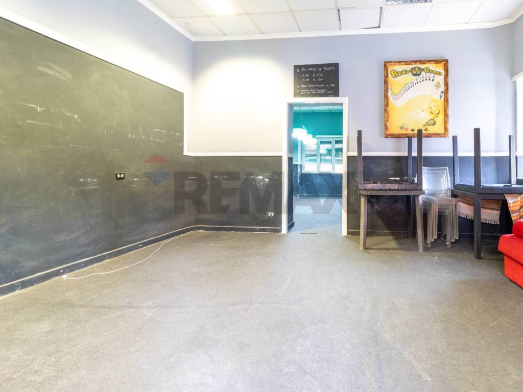 negozio in affitto a Roma in zona Finocchio